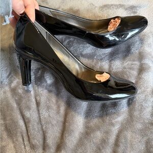 Bandolino Black Patent Leather Heels